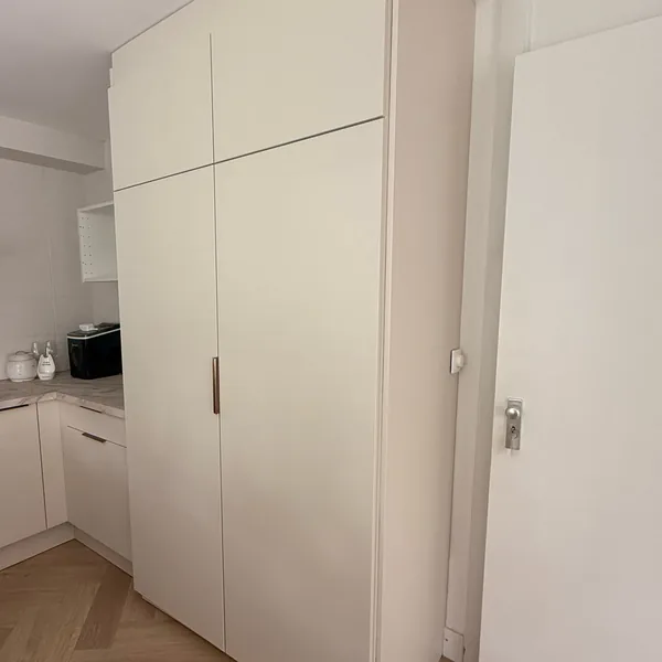 Hoge kastenwand