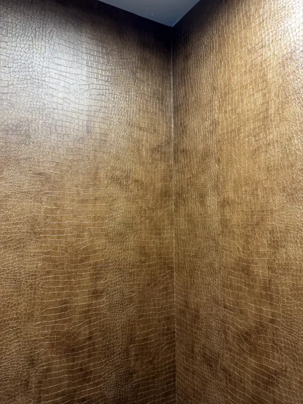 Close-up van de bruine leather look